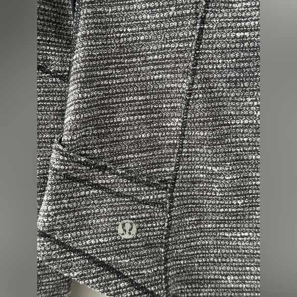 Lululemon: Women’s 1/4 Zip-Up Long Sleeve Top- Size 6 - Picture 7 of 10